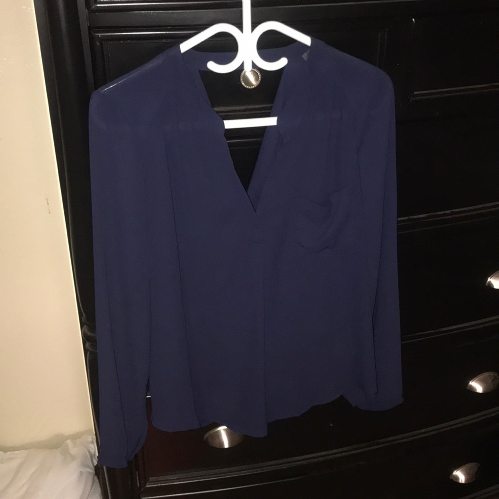 V-neck V-back blouse